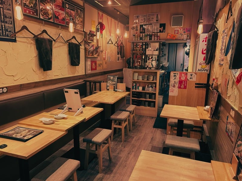明大前店内